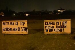 Texelse boeren plaatsen Fries bord: "Wolkom op Teksel"