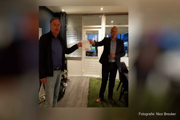 Sportakkoord aan voorzitter