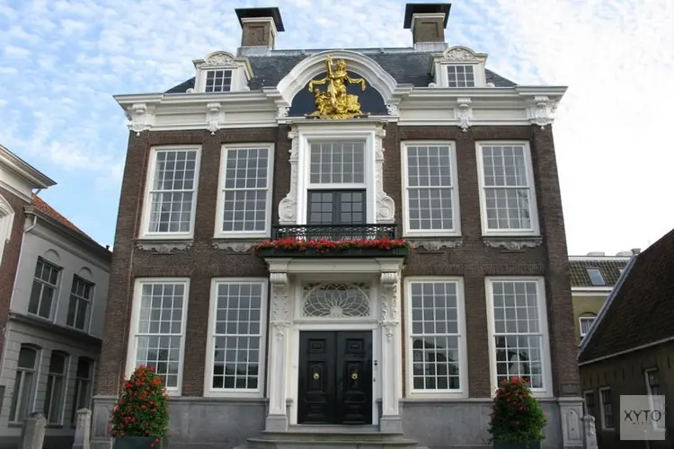 Duizend vrijwilligers maken de Friese wateren schoon. Ook in Harlingen.