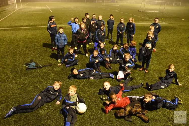 Ook de jongste jeugd bij fc Harlingen weer de wei in