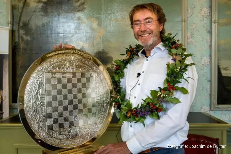 Marten Walinga prolongeert in Harlingen WK Fries dammen