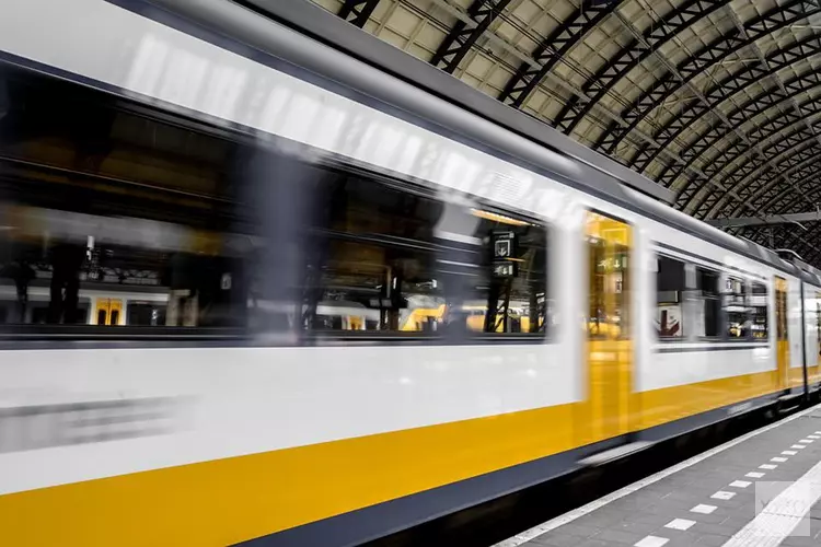 Gerestaureerde perronkappen te bewonderen op station Harlingen