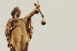 OM eist gevangenisstraf en beroepsverbod voor Harlingse schipper vanwege zijn rol bij de dood van een 12-jarig meisje